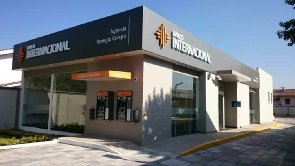 ¿Cómo hacer una recarga con Banco Internacional en Aciértala Ecuador?