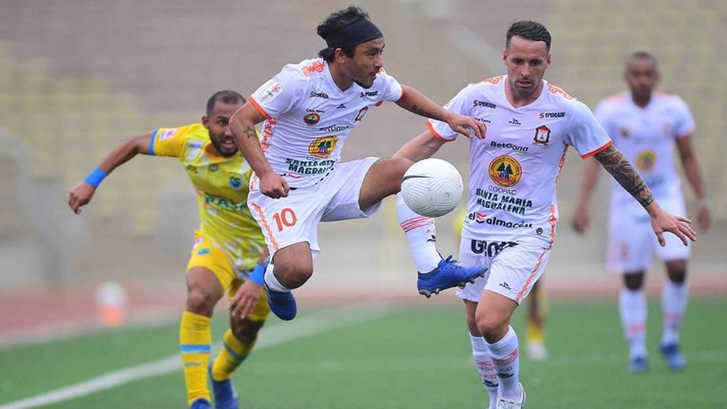 Carlos Stein vs Ayacucho FC