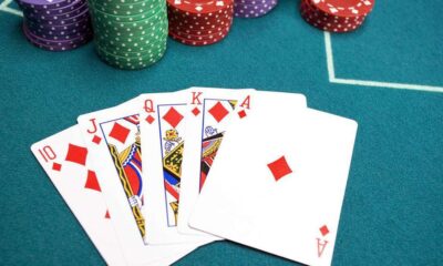 ¿Qué mano vale más en el póker?